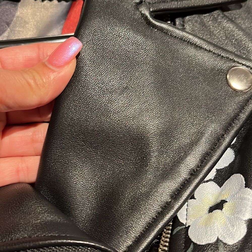Leather jacket  - Picture 5 of 9